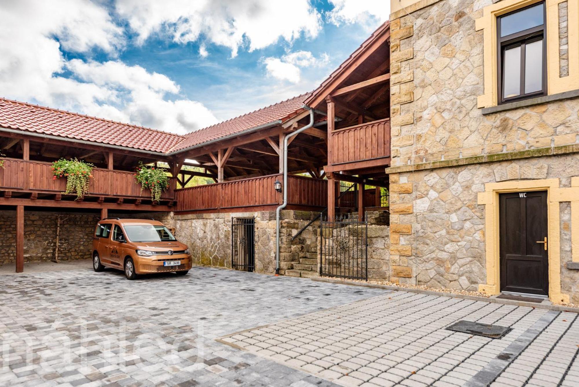 Sneznik Hotel Svycarsky Dum מראה חיצוני תמונה
